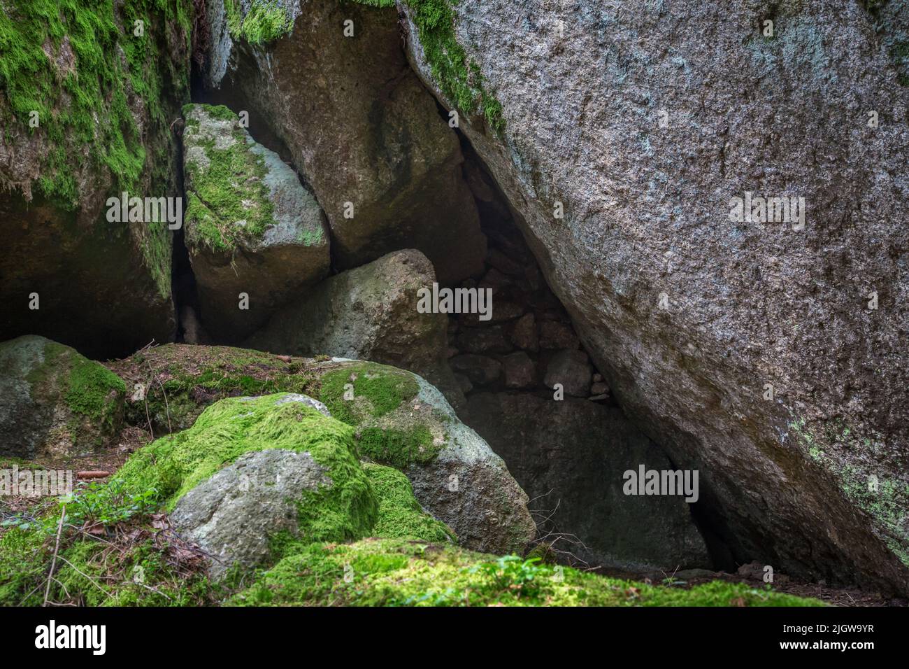 Frauhaus steine -Fotos und -Bildmaterial in hoher Auflösung – Alamy