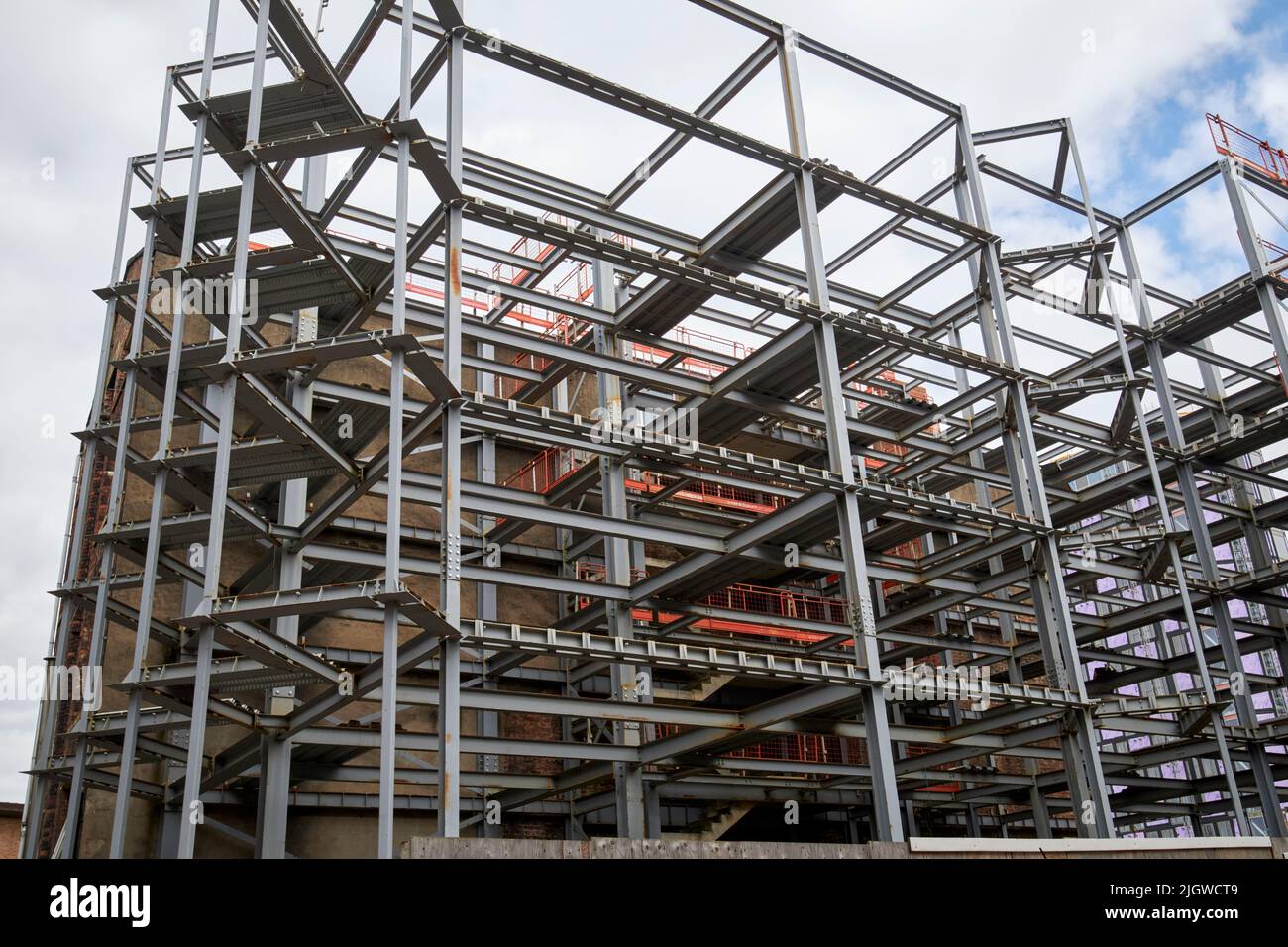 Stahlskelettkonstruktion eines Gebäudes im Bau in liverpool england Stockfoto