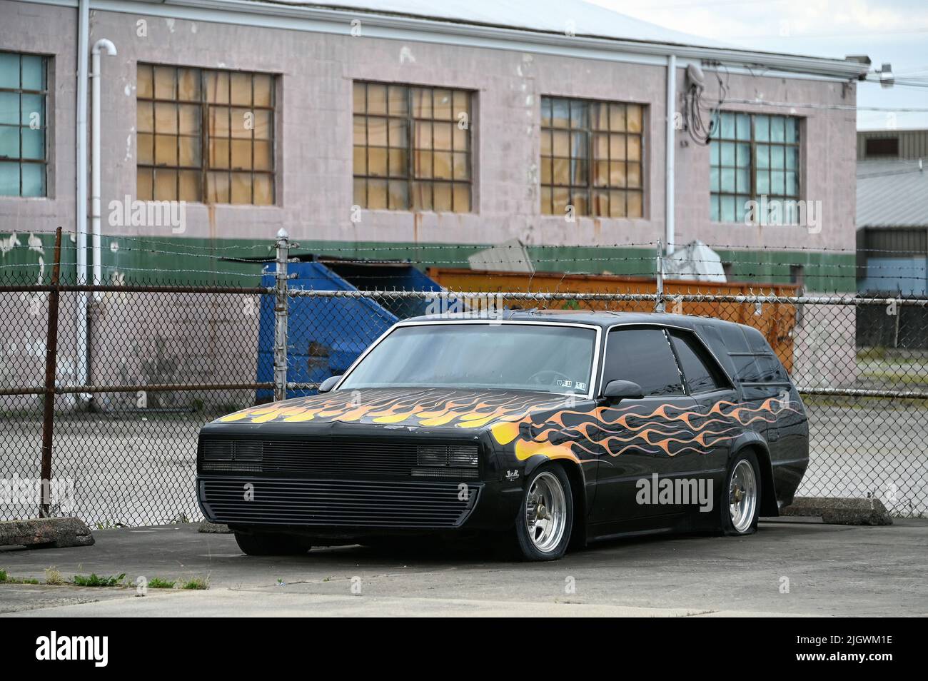 Umgebautes Auto mit Flammenlackierung, Pontiac, Illinois, Vereinigte Staaten von Amerika Stockfoto