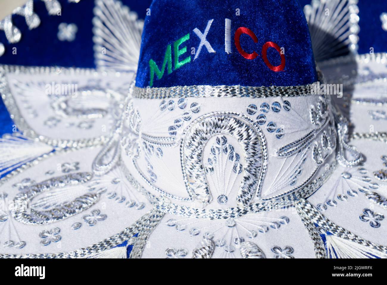 Detail eines Sombrero mit der Aufschrift Mexiko zum Verkauf in einem lokalen Handwerksladen an der Riviera Maya Stockfoto