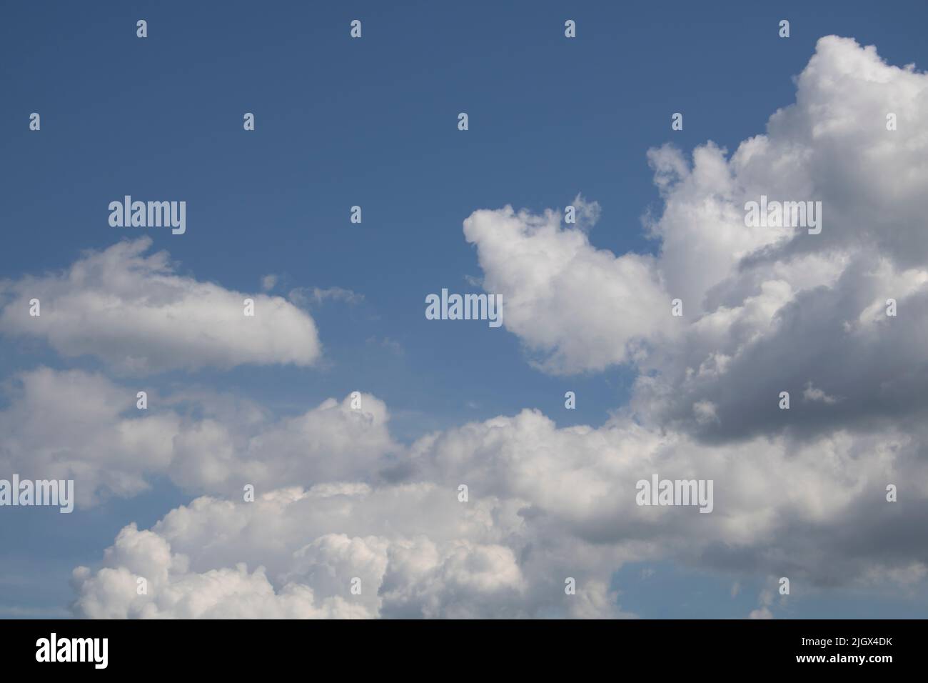 Helle Cumulonimbus schöne Wolke himmlisch Stockfoto