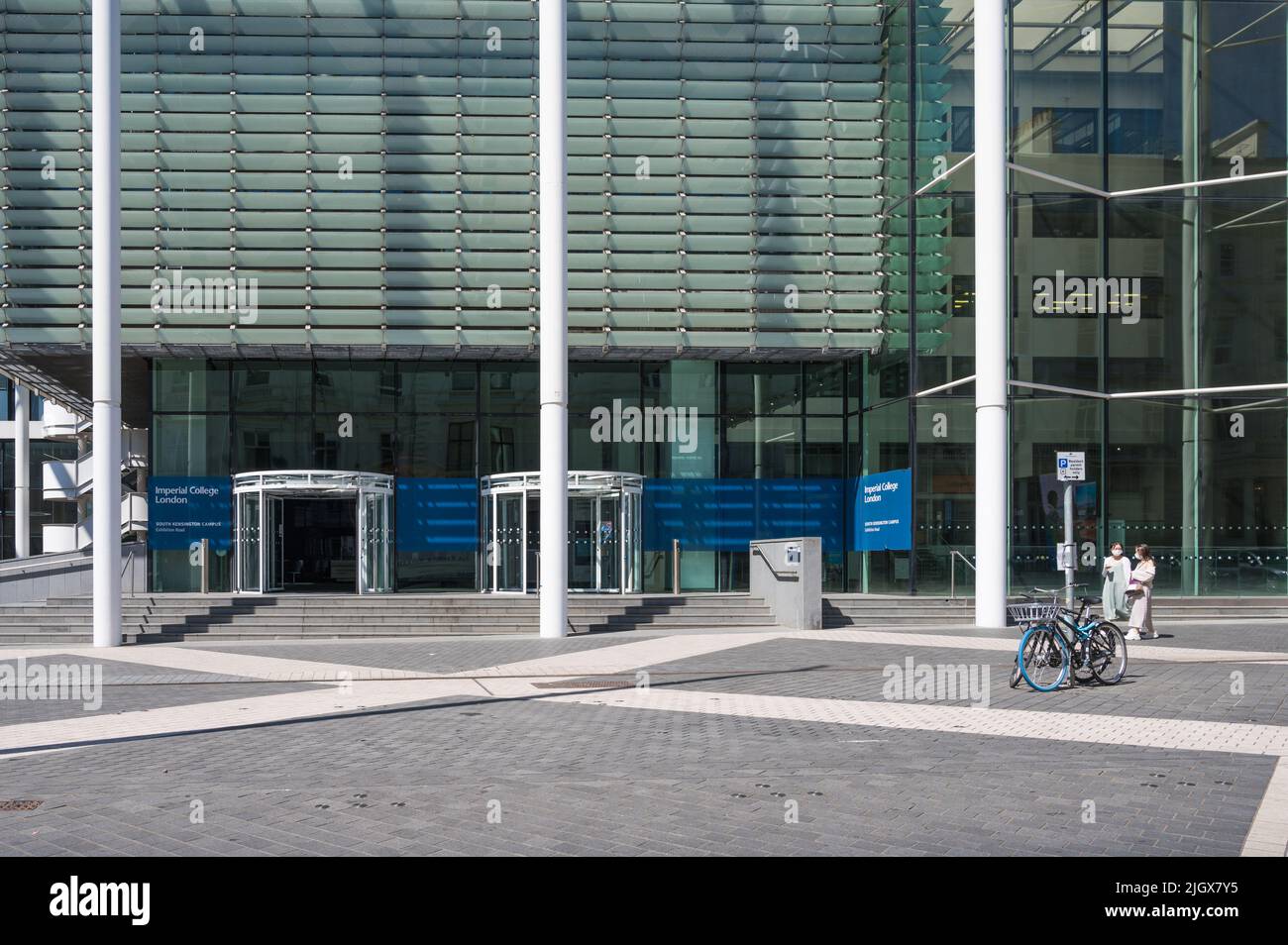 Außenansicht des Haupteingangs zum Imperial College London, einer öffentlichen Forschungsuniversität in der Exhibition Road, South Kensington, England, Großbritannien. Stockfoto