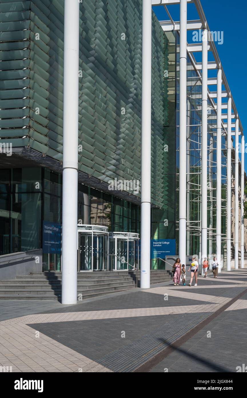 Außenansicht des Imperial College London, einer öffentlichen Forschungsuniversität in Exhibition Road, South Kensington, London, England, Großbritannien. Stockfoto