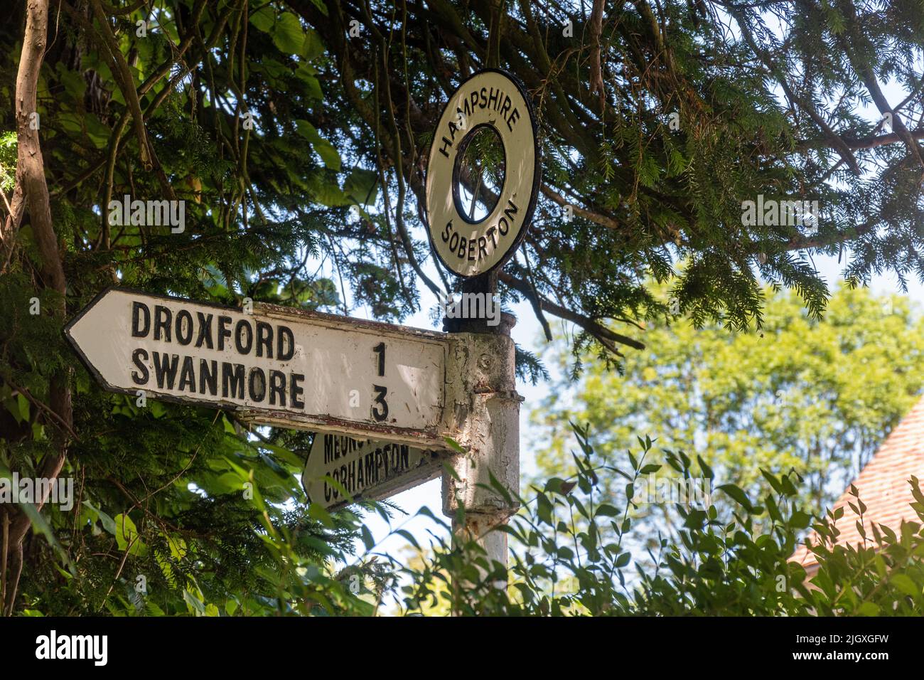Soberton Village Sign, ein Dorf in Hampshire im Meon Valley, England, Großbritannien Stockfoto