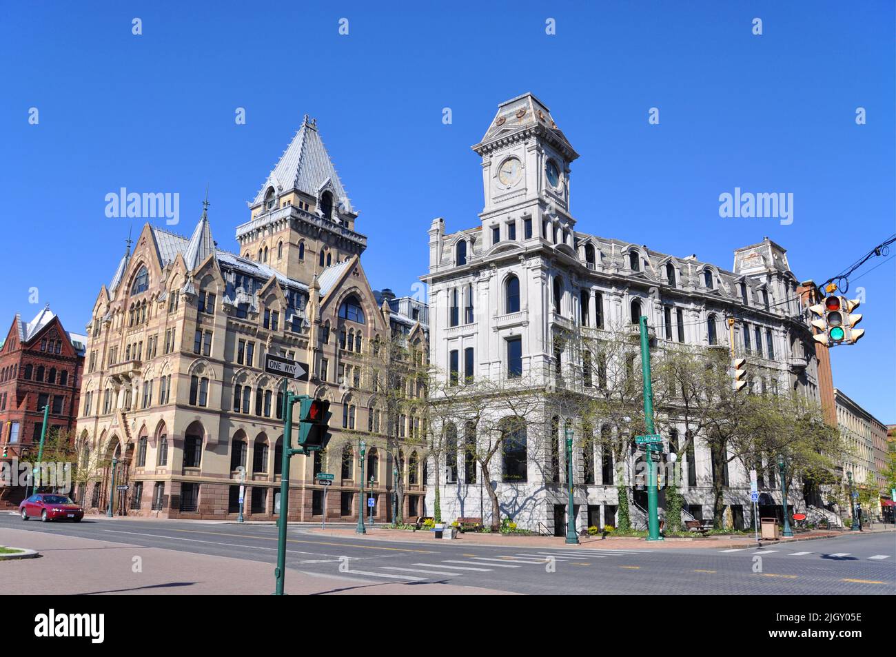 Syracuse Savings Bank Building (links) und Gridley Building (rechts) am Clinton Square in der Innenstadt von Syracuse, New York State NY, USA. Syracuse Savings Ba Stockfoto