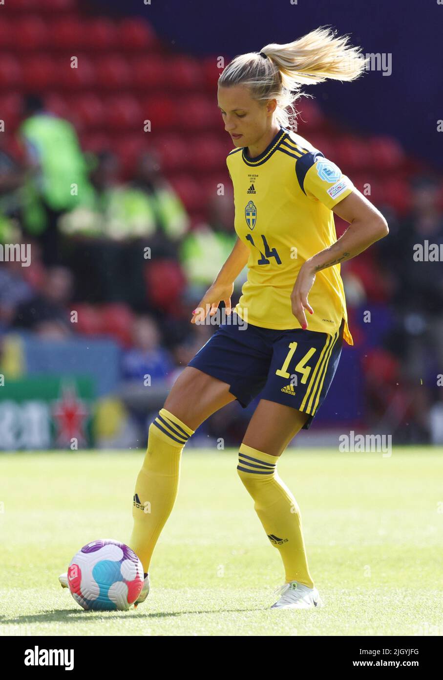 Sheffield, England, 13.. Juli 2022. Nathalie Bjorn aus Schweden beim Spiel der UEFA Women's European Championship 2022 in Bramall Lane, Sheffield. Bildnachweis sollte lauten: Darren Staples / Sportimage Stockfoto