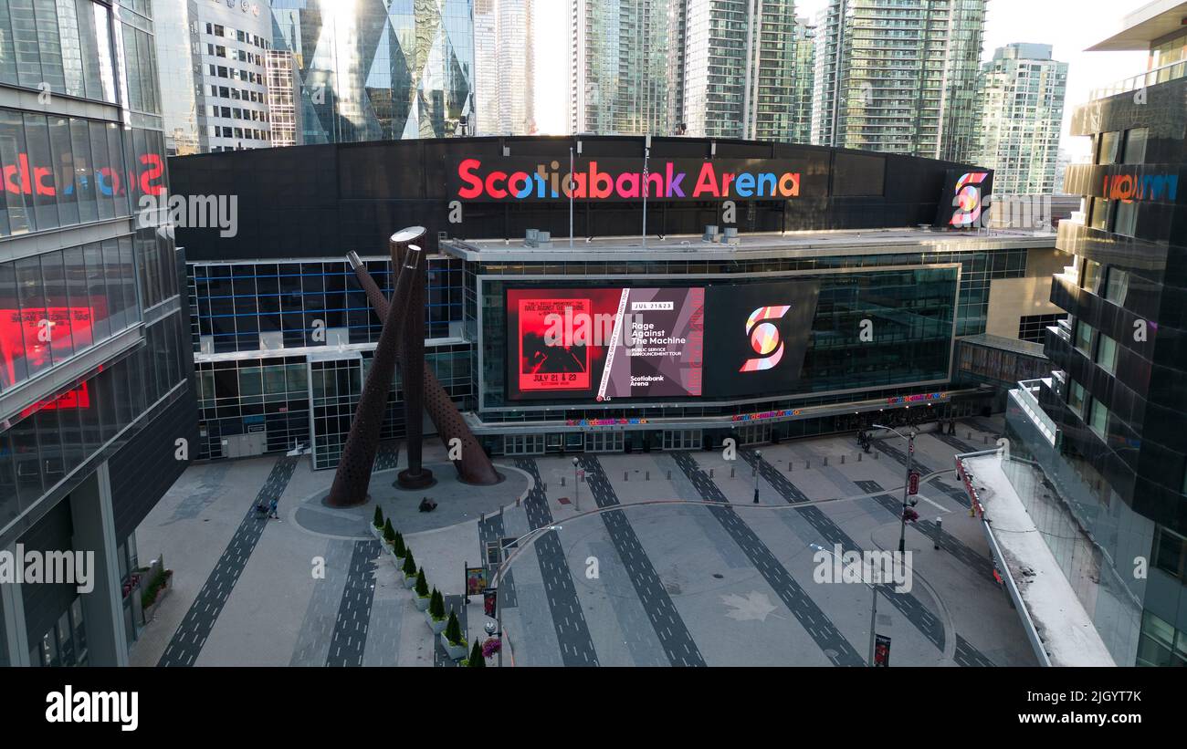 Juli 10 2022, Toronto, Ontario, Kanada. Scotiabank Arena Heimstadion der Toronto Maple Leafs Aerial am frühen Morgen leer. Luke Durda/Alamy Stockfoto