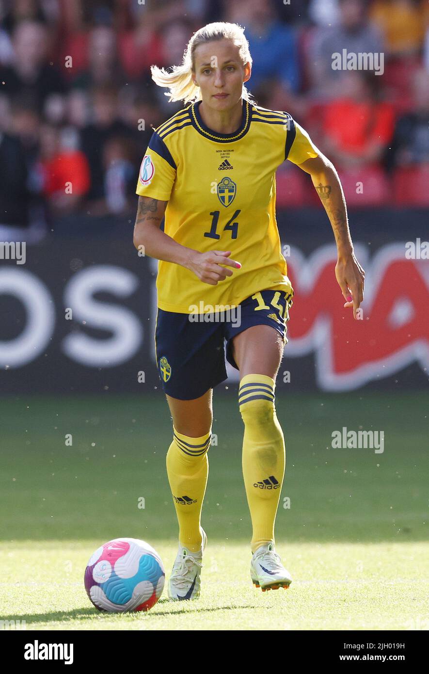 Sheffield, England, 13.. Juli 2022. Nathalie Bjorn aus Schweden beim Spiel der UEFA Women's European Championship 2022 in Bramall Lane, Sheffield. Bildnachweis sollte lauten: Darren Staples / Sportimage Stockfoto