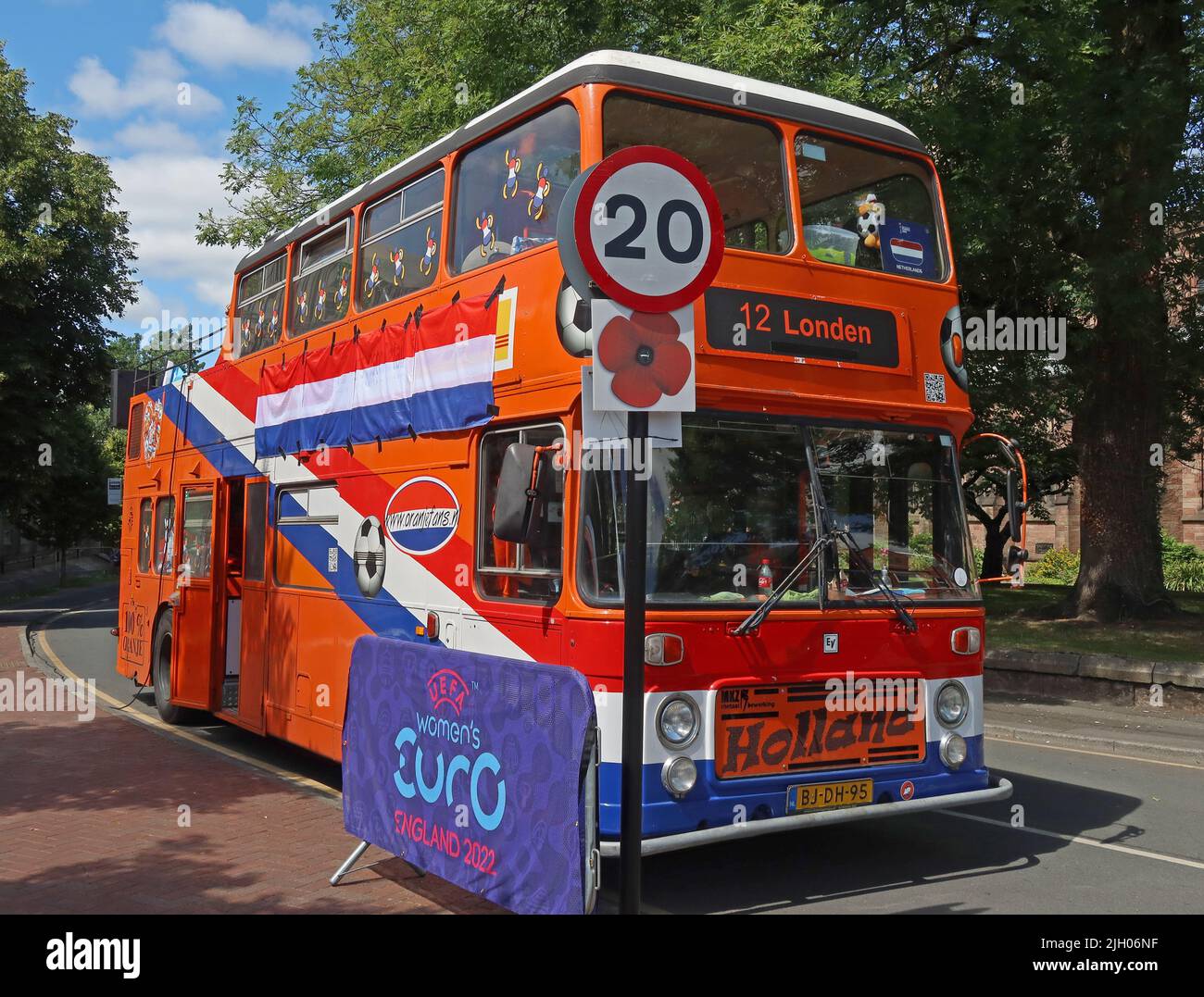 OranjeFans Holland Orange Damen Fußballtour Bus in Leigh, in der Nähe von Wigan, 12 Ziel Londen, BJ-DH-95 Stockfoto