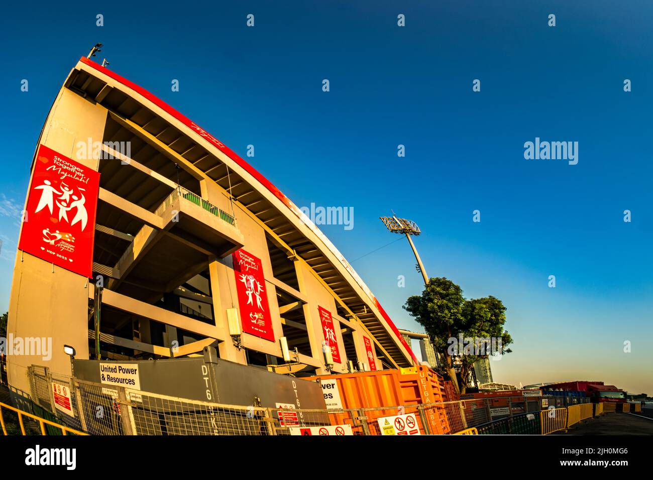 The Float at at Marina Bay das für NDP 2022 dekorierte Hotel ist ein Mehrzweck-Veranstaltungsort im Freien im Zentrum von Marina Bay, Singapur. Stockfoto