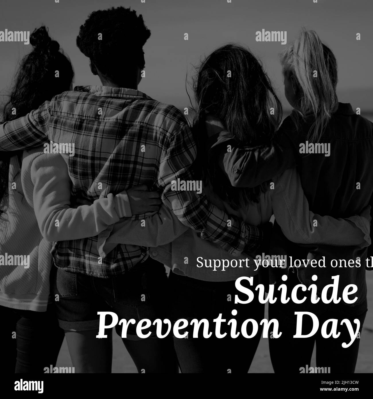 Quadratisches Bild des Tages der Selbstmordprävention Text über verschiedenen Gruppen von Freunden in schwarz-weiß Stockfoto