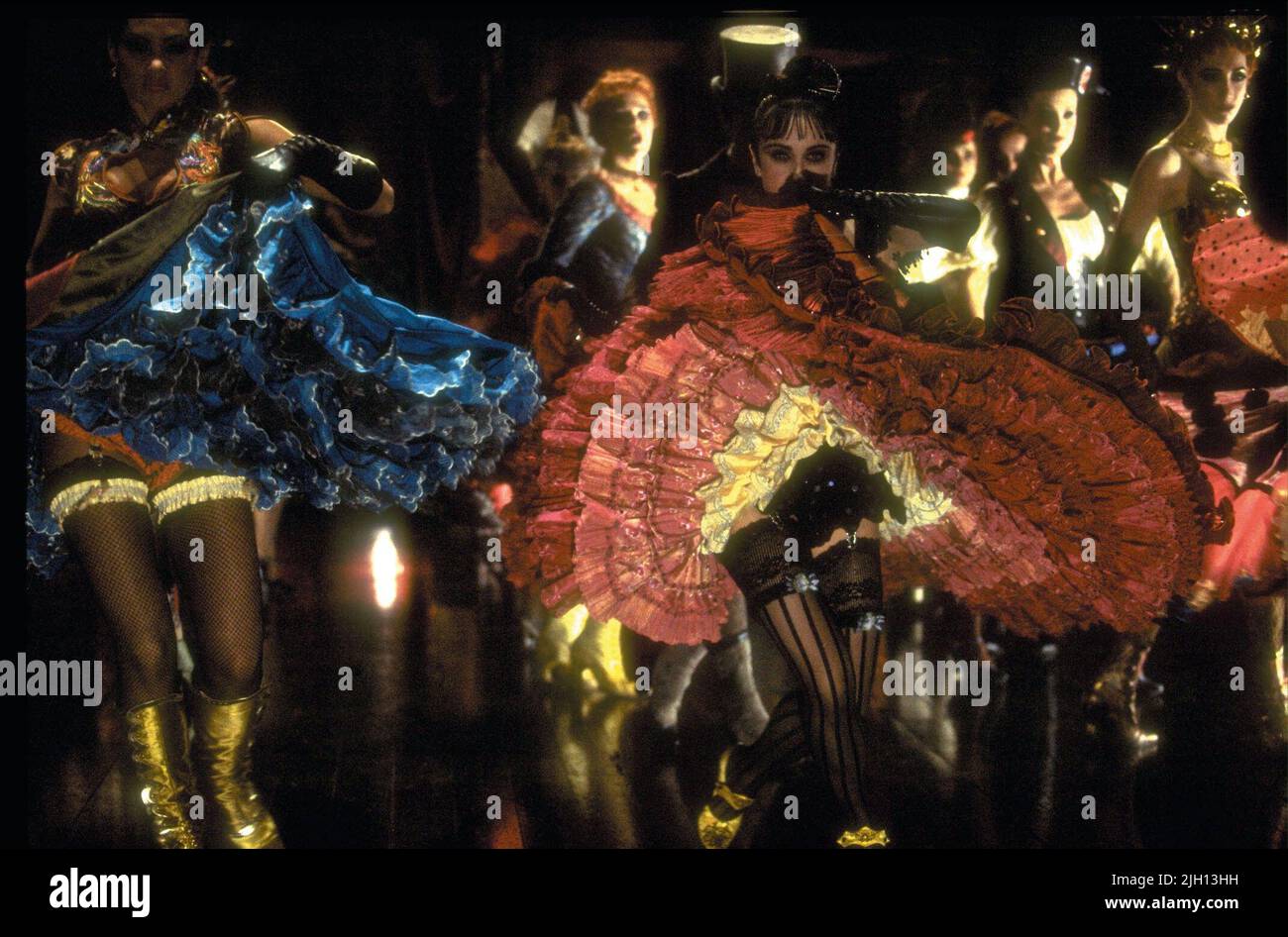 Mit tanzenden Mädchen, MOULIN ROUGE!, 2001 Szene Stockfoto