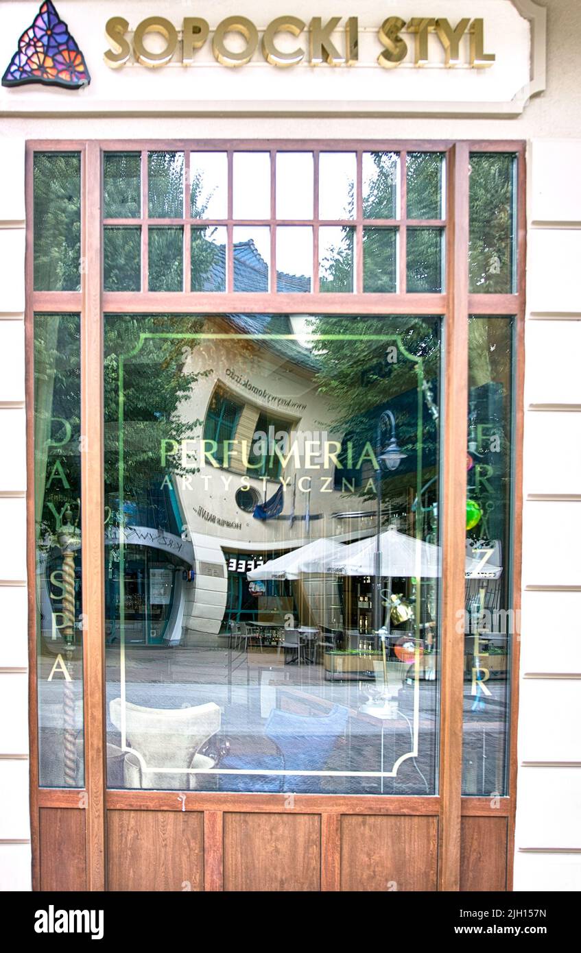 Schönes Bogendetail auf sehr schöner Stadt in Nordpolen. Sopot, Golf von Danzig, Ostsee, Polen, Europa. Stockfoto