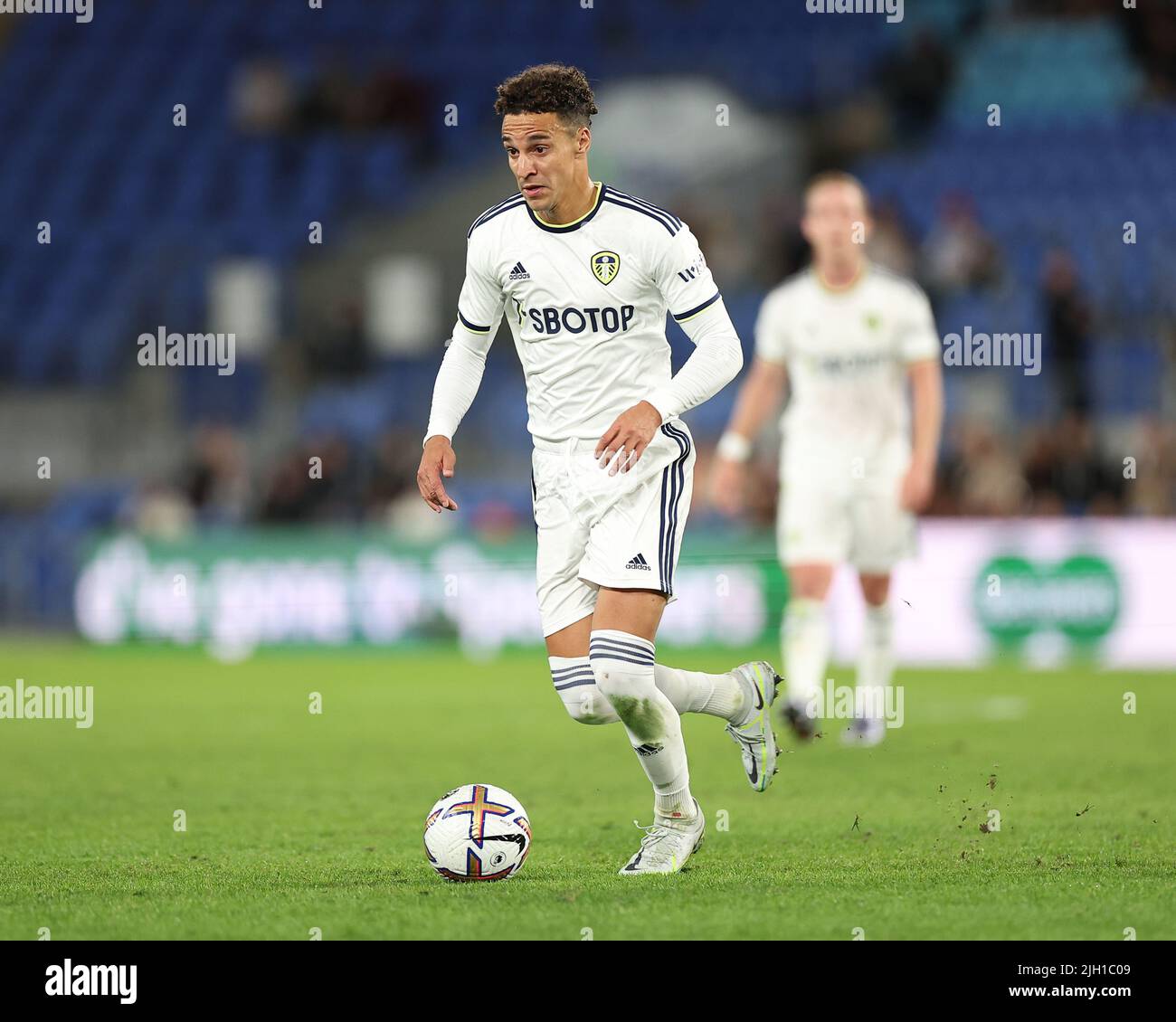 Rodrigo Moreno von Leeds United dribbelt den Ball Stockfoto