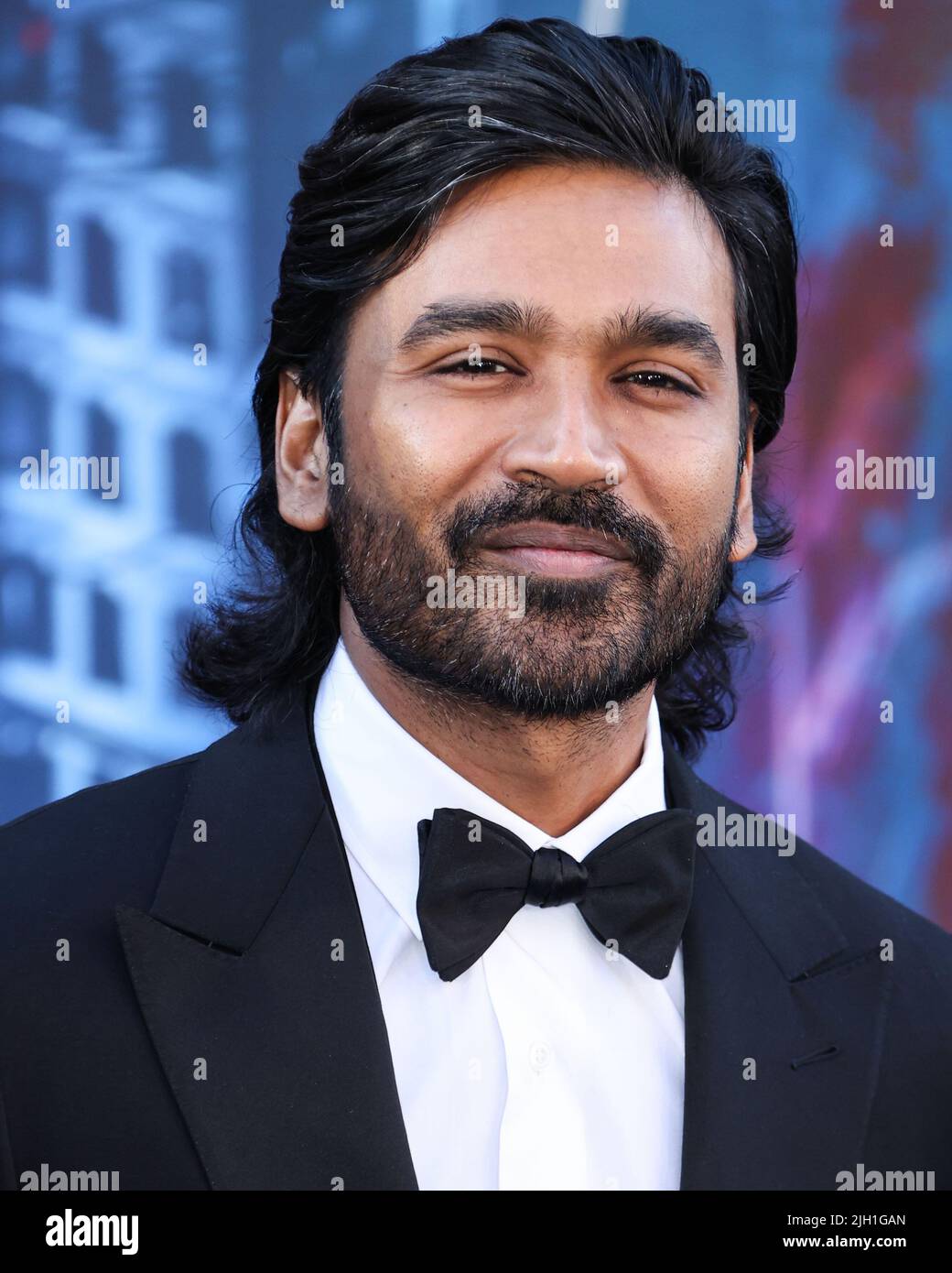 HOLLYWOOD, LOS ANGELES, KALIFORNIEN, USA - 13. JULI: Der indische Schauspieler Dhanush (venkatesh Prabhu Kasthuri Raja) kommt zur Weltpremiere von Netflix's 'The Grey man', die am 13. Juli 2022 im TCL Chinese Theatre IMAX in Hollywood, Los Angeles, Kalifornien, USA, stattfand. (Foto von Xavier Collin/Image Press Agency) Stockfoto