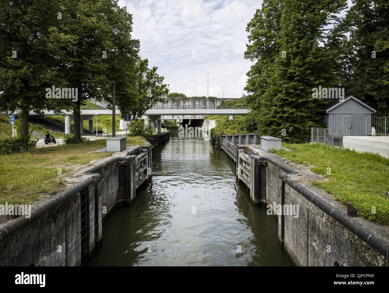 2022-07-14 13:25:48 DE MEERN - die Pumpstation De Kapoor. Auf dem Leidsche Rijn zwischen Harmelen und dem Amsterdam-Rhein-Kanal können ab Montagnachmittag keine Vergnügungsboote mehr fahren. Aufgrund des niedrigen Wasserpegels an den Hauptflüssen und der Dürre dringt der Salzgehalt aus der Nordsee zu weit ins Landesinnere ein. ANP REMKO DE WAAL niederlande Out - belgien Out Stockfoto