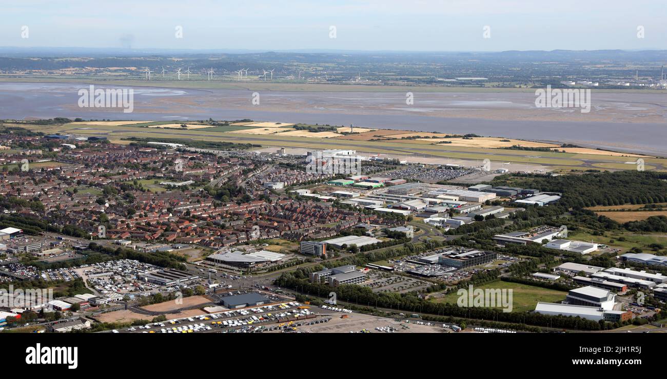 Luftaufnahme aus dem Norden nach Südosten über Speke und Mersey, südlich von Liverpool Stockfoto