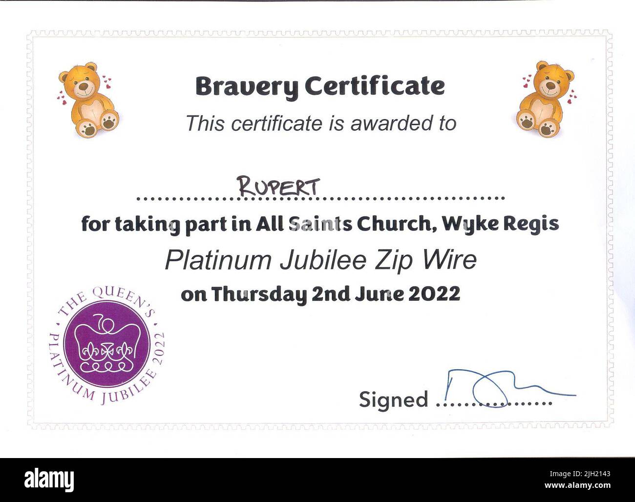 „Bravery Certificate for Teddybär Ride on Zip Wire“ zur Feier des Platinum Jubilee am 2.. Juni 2022 Stockfoto