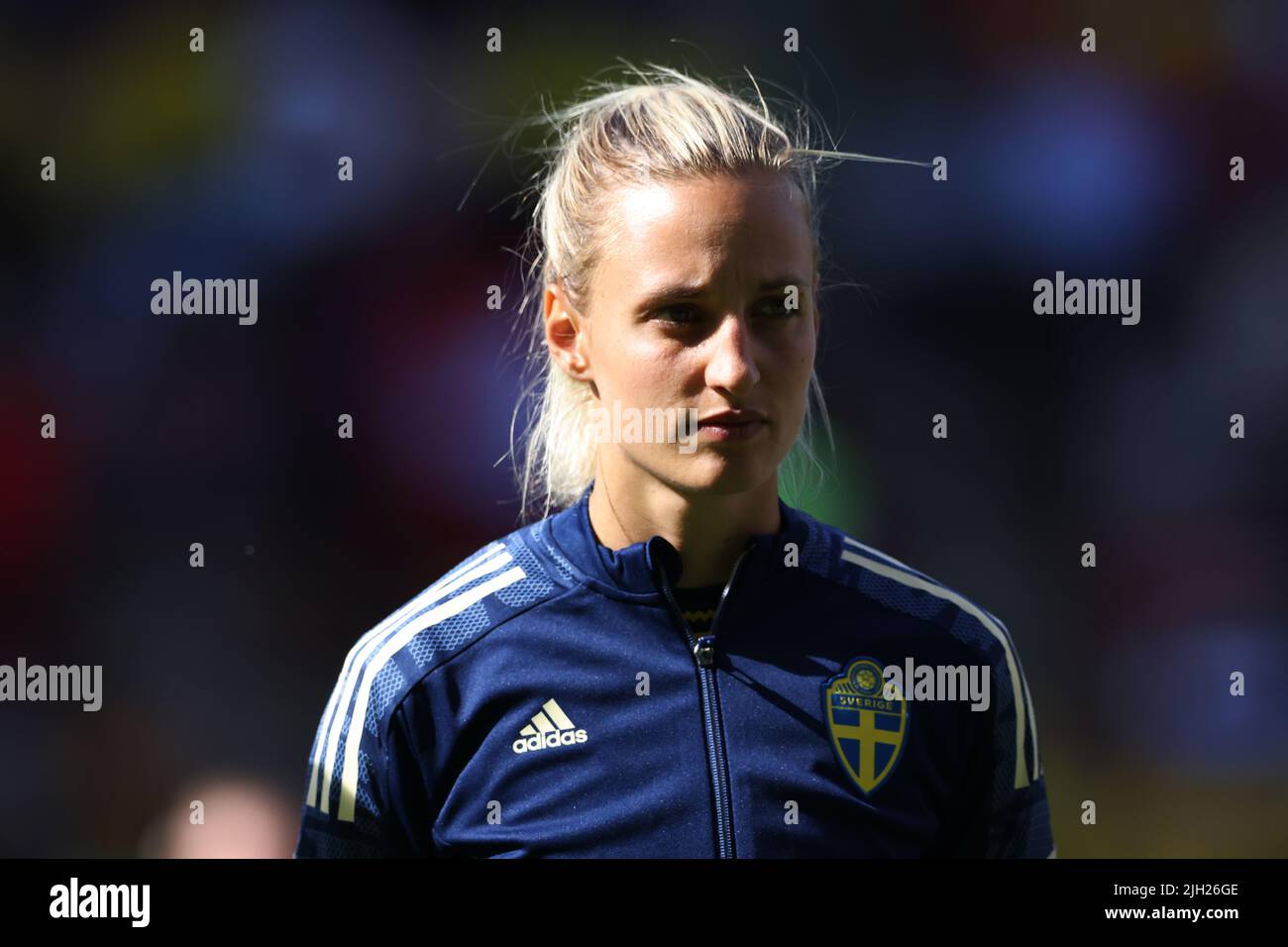Sheffield, England, 13.. Juli 2022. Nathalie Bjorn aus Schweden während der Besetzung vor dem Start des Spiels der UEFA Women's European Championship 2022 in Bramall Lane, Sheffield. Bildnachweis sollte lauten: Jonathan Moscrop / Sportimage Stockfoto