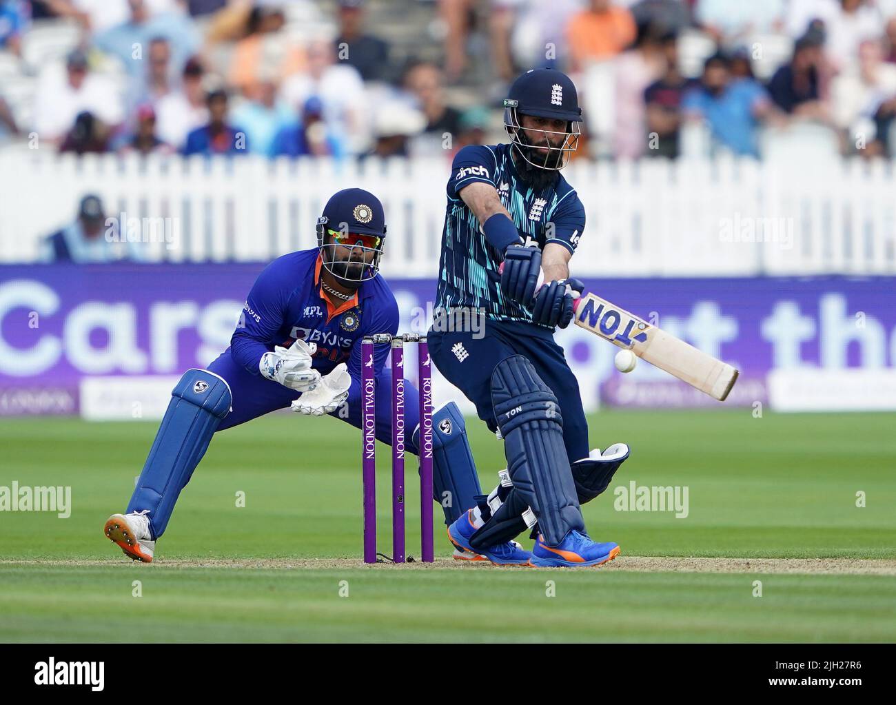 Die Engländerin Moeen Ali beim zweiten eintägigen internationalen Spiel in Lord's, London. Bilddatum: Donnerstag, 14. Juli 2022. Stockfoto