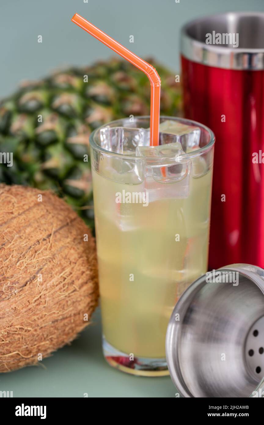 Pina Colada erfrischender Sommer leckerer erfrischender alkoholischer Cocktail Stockfoto