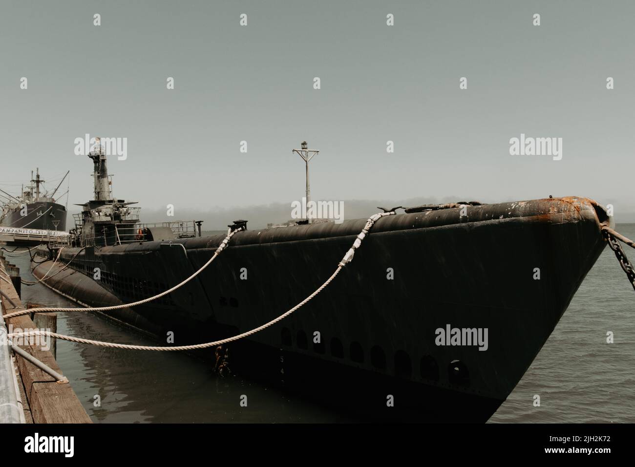 Blick auf das alte UBoot USS Pampanito aus dem Zweiten Weltkrieg, das