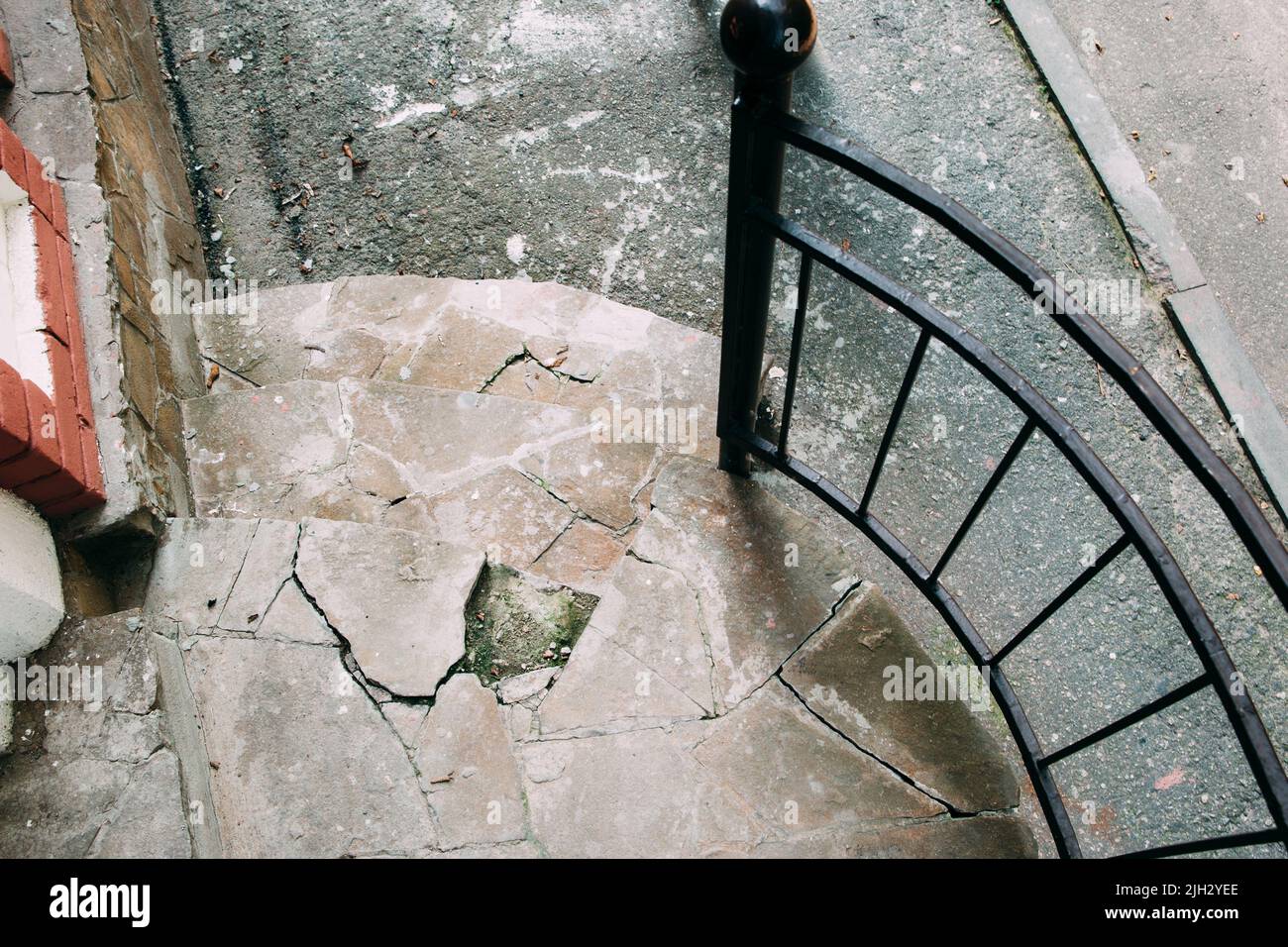 Alte Steinverande und Treppen, Straßenfoto Stockfoto