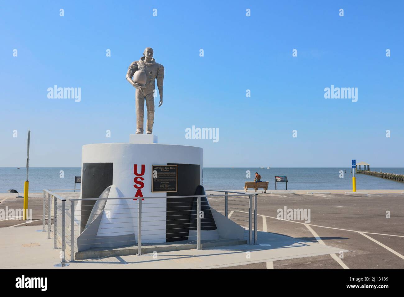 Biloxi, MS - 18. Juni 2022: Astronaut Fred Haise Statue in Biloxi, MS Stockfoto