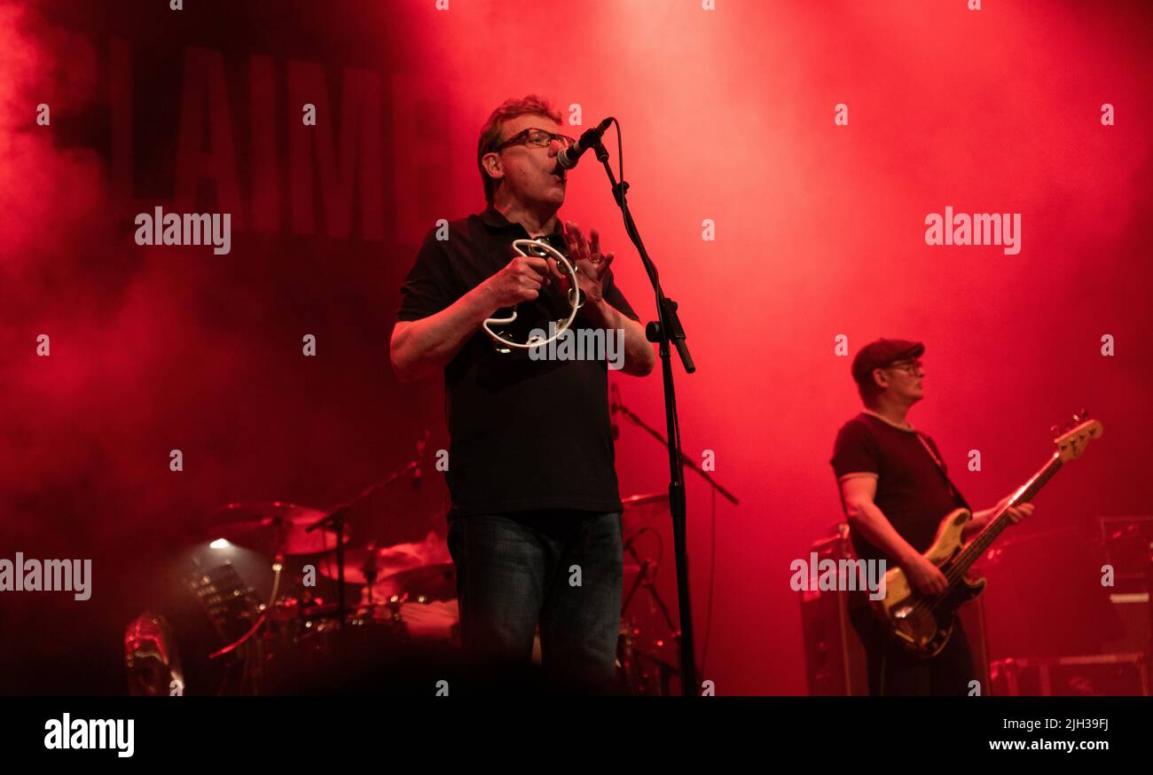 Scottish Band The Proclaimers, tritt am 26.. Juni 2022 im Venue Cymru, Llandudno, Nordwales, auf. Stockfoto