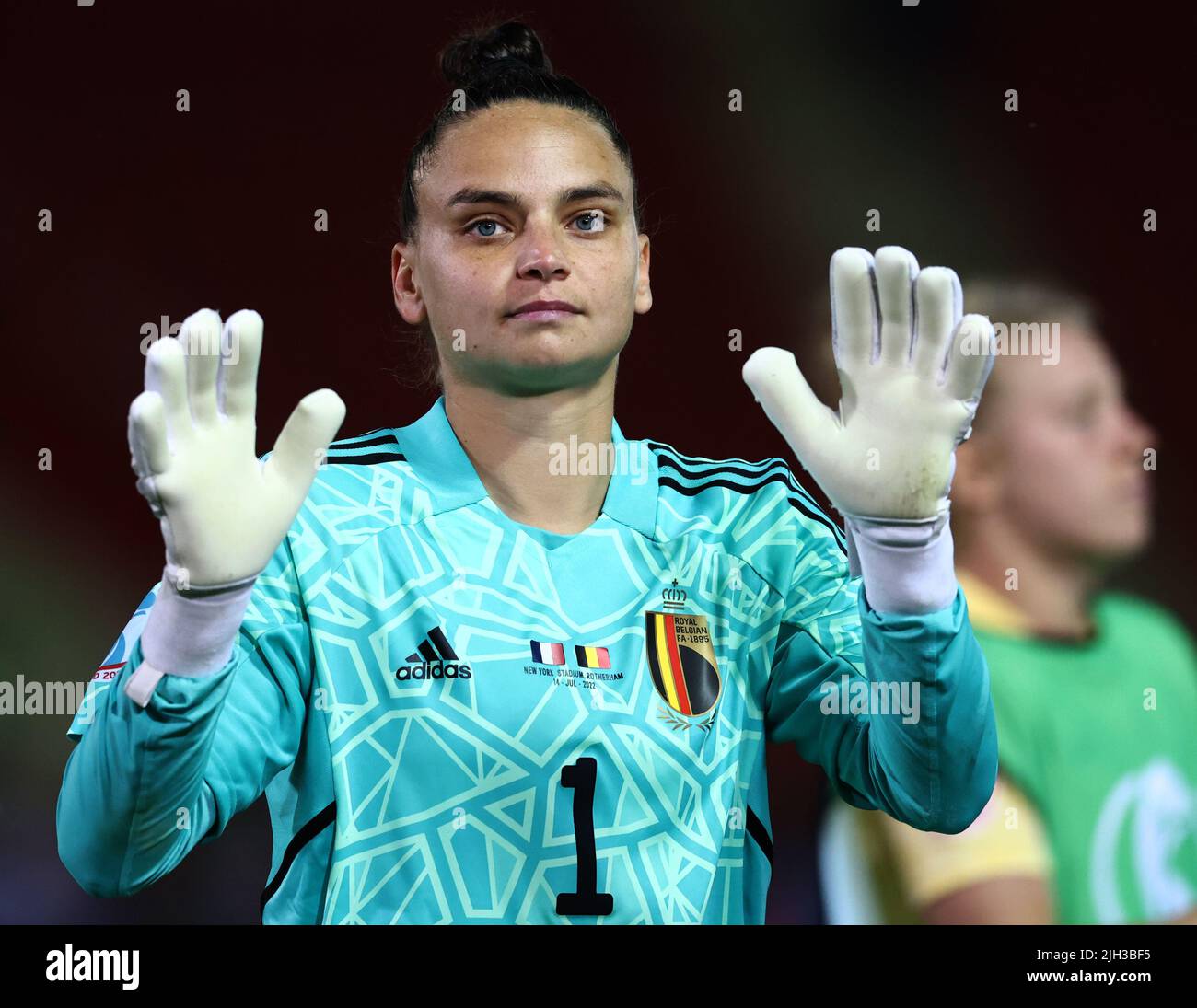 Rotherham, Großbritannien, 14.. Juli 2022. Nicky Evrard aus Belgien reagiert nach dem Spiel der UEFA Women's European Championship 2022 im New York Stadium, Rotherham. Bildnachweis sollte lauten: Darren Staples / Sportimage Credit: Sportimage/Alamy Live News Stockfoto