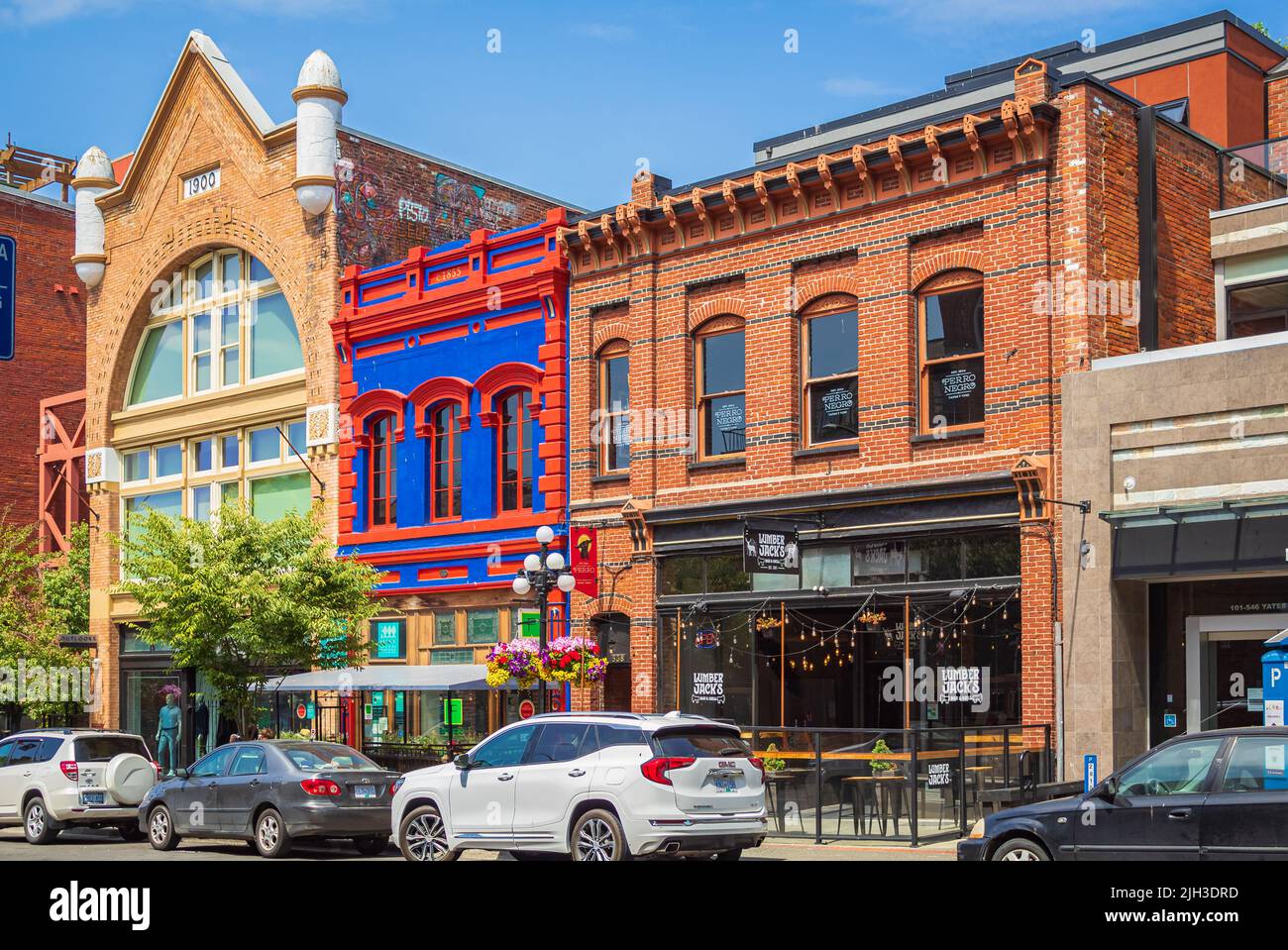 Farbenfrohe Straßen im viktorianischen Stil der Altstadt von Victoria, Vancouver Island, British Columbia, Kanada-Juli 23,2022. Reisefoto, selektiver Fokus, Stockfoto