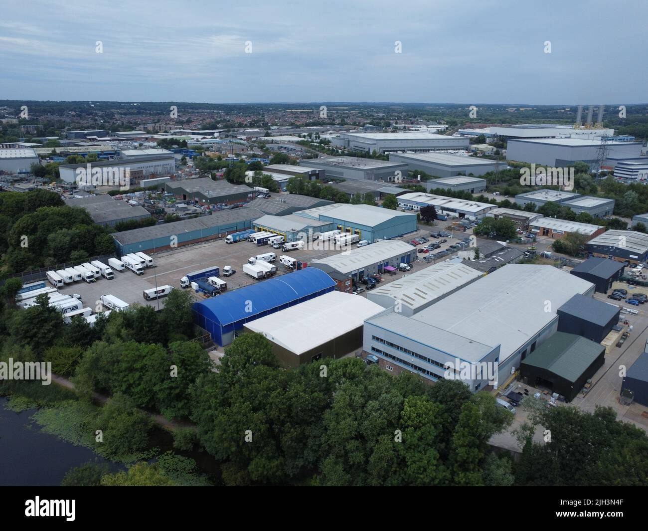 Luftaufnahme von Transporthof und Industriegebiet in Hoddesdon Stockfoto