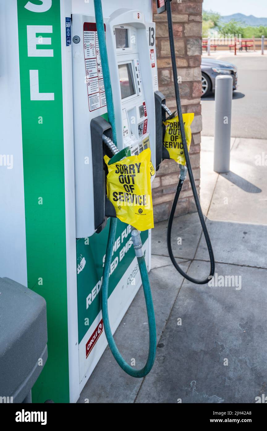 Es tut mir leid, dass das gelbe Schild an der Tankstelle in Arizona außer Betrieb war. Stockfoto