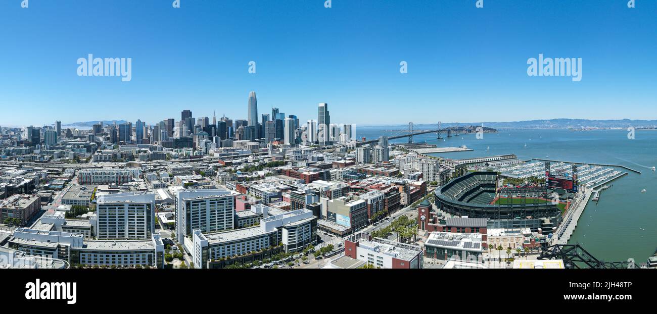 Luftaufnahme der Wolkenkratzer in der Innenstadt von San Francisco, Kalifornien, USA Stockfoto