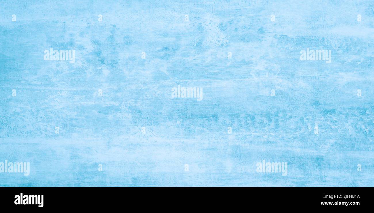 Abstrakter blauer Aquarellhintergrund. Tapete aus lackiertem Papier. Breites Banner mit Platz für Kopien. Wandstruktur. Kreatives künstlerisches Muster. Wunderschöne Kunsttemp Stockfoto