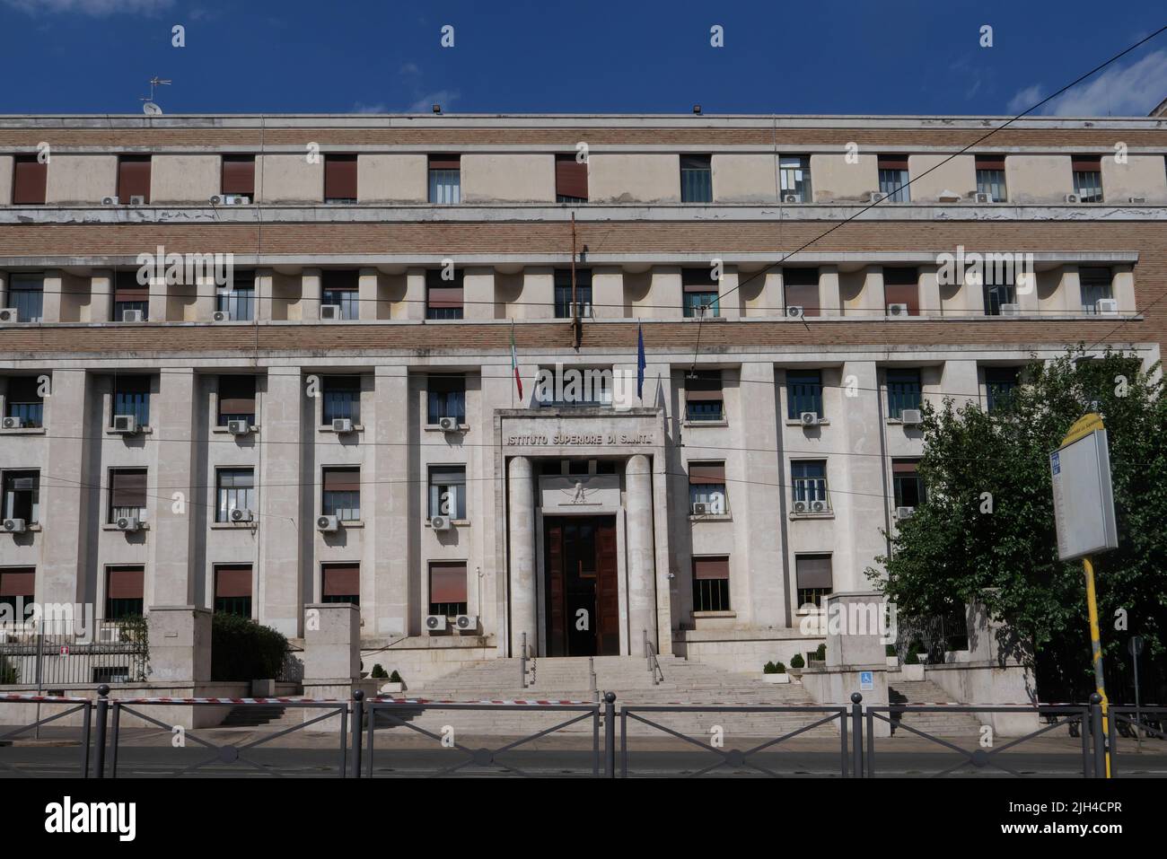EINE AUSSENANSICHT DES ISTITUTO SUPERIORE DI SANITA' Stockfoto