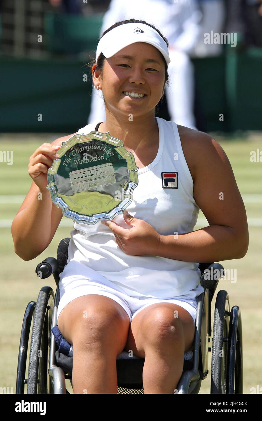 Yui Kamiji aus Japan (im Bild) verlor bei Wimbledon 2022 gegen Diede de Groot aus den Niederlanden bei den Damen-Rollstuhl-Singles. Stockfoto