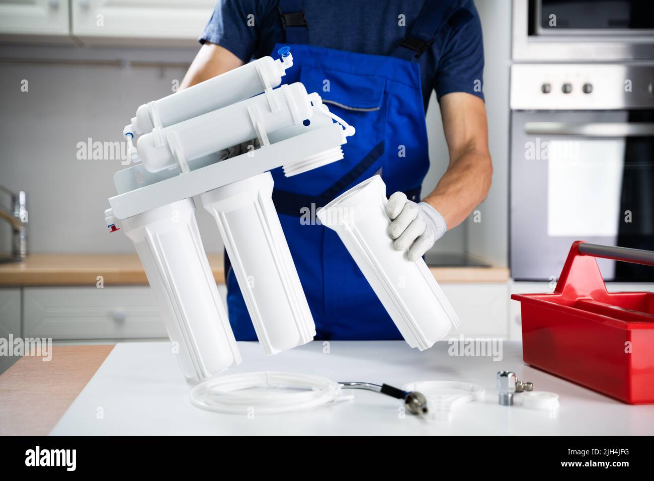 Installations- Und Wartungsservice Für Wasseraufbereitungsfilter Stockfoto