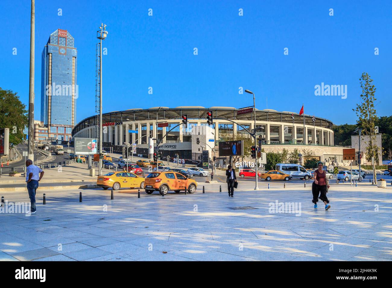 ISTANBUL, TÜRKEI - 13. SEPTEMBER 2017: Dies ist das moderne Vodafone Park Stadium, die Heimstadion des Besiktas Fußballvereins. Stockfoto