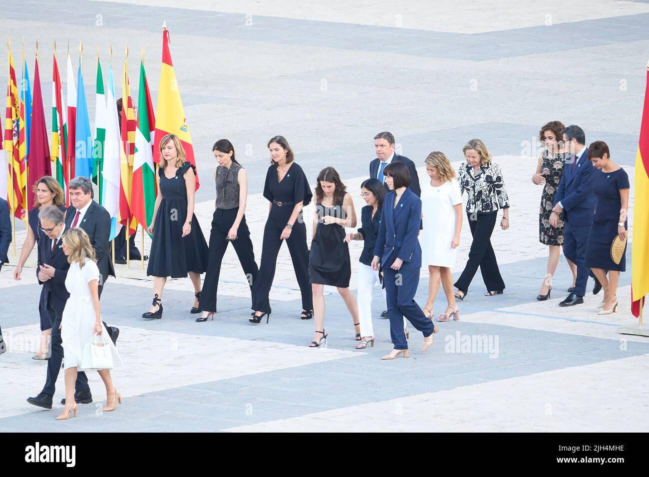 Madrid. Spanien. 20220715, Irene Montero, Carolina Darias, Diana Morant, Isabel Rodriguez, Pilar Llop nahm am 15. Juli 2022 ‘Madrid, Spanien, an der „Applaus für die Erinnerung“-Aktion zur Anerkennung der Opfer von Covid und der Anerkennung von Sanitäterinnen im Königlichen Palast Teil. Quelle: MPG/Alamy Live News Stockfoto