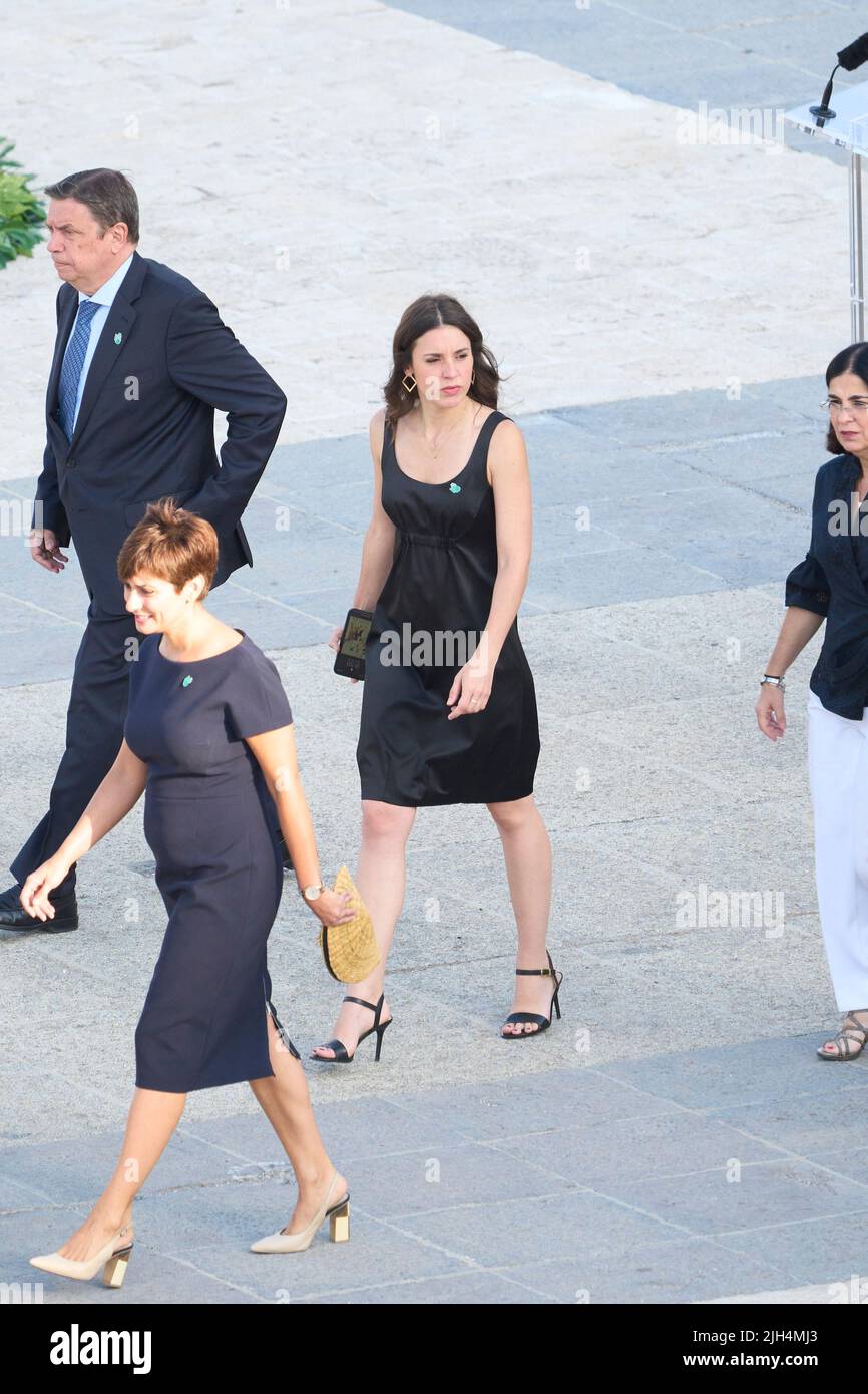 Madrid. Spanien. 20220715, Irene Montero nimmt an der „Applaus for Memory“-Veranstaltung Teil, die am 15. Juli 2022 im Königlichen Palast in Madrid, Spanien, die „Staatsakt zur Anerkennung der Covid-Opfer und die Anerkennung der sanitären Mitarbeiter ‘Anerkennung“ würdigte. Quelle: MPG/Alamy Live News Stockfoto