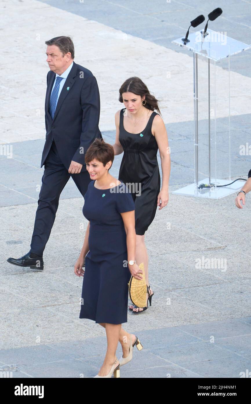 Madrid, Spanien. 15.. Juli 2022. Irene Montero nimmt an der „˜Applaus for Memory“-Aktion Teil, die am 15. Juli 2022 im Königlichen Palast in Madrid, Spanien, zum Gedenken an die Opfer von Covid und zur Anerkennung der sanitären Mitarbeiter stattfand (Bildquelle: © Jack Abuin/ZUMA Press Wire) Bildquelle: ZUMA Press, Inc./Alamy Live News Stockfoto