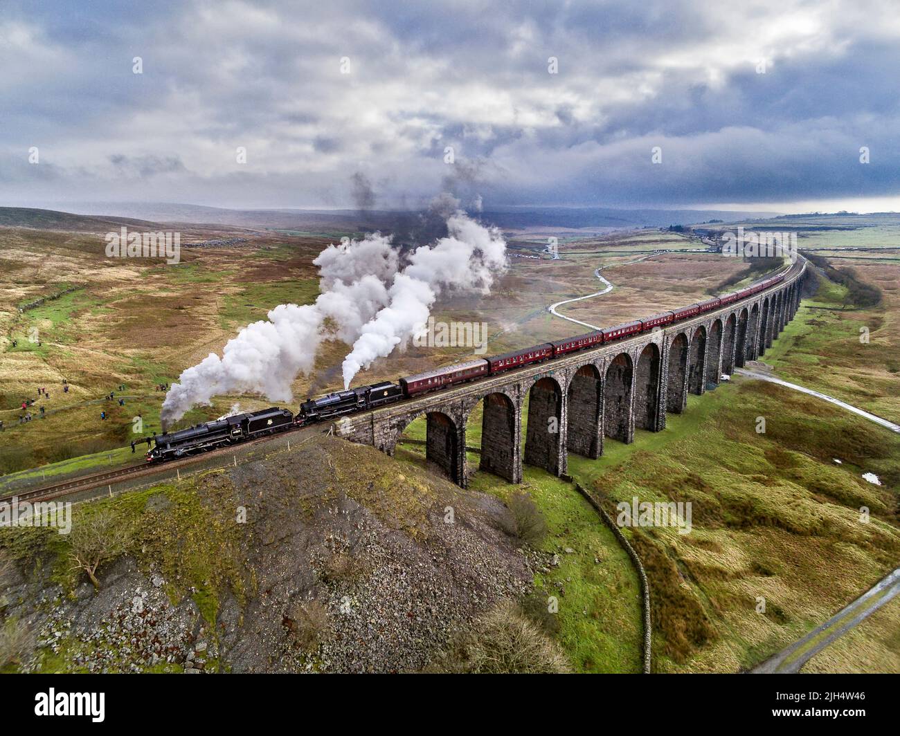 Die ribblehead Viadukt oder Batty Moss Viadukt trägt die Vereinbaren - Carlisle railway über Batty Moss in den Ribble Valley bei Ribblehead, in Nord Yorksh Stockfoto