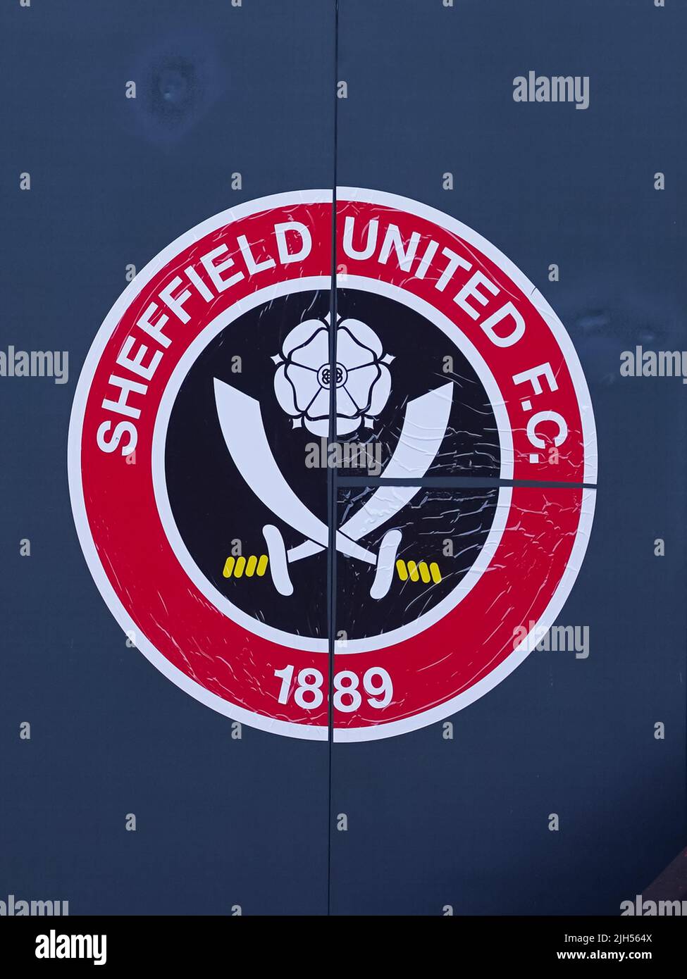 Sheffield, Großbritannien. 13.. Juli 2022. Sheffield, England, 13. 2022. Juli: Das Logo von Sheffield United F.C. während des Fußballspiels der Fußball 2022-Europameisterschaft der Frauen in der Gruppe C zwischen Schweden und der Schweiz in der Bramall Lane in Sheffield, England. (Daniela Porcelli /SPP) Quelle: SPP Sport Press Foto. /Alamy Live News Stockfoto