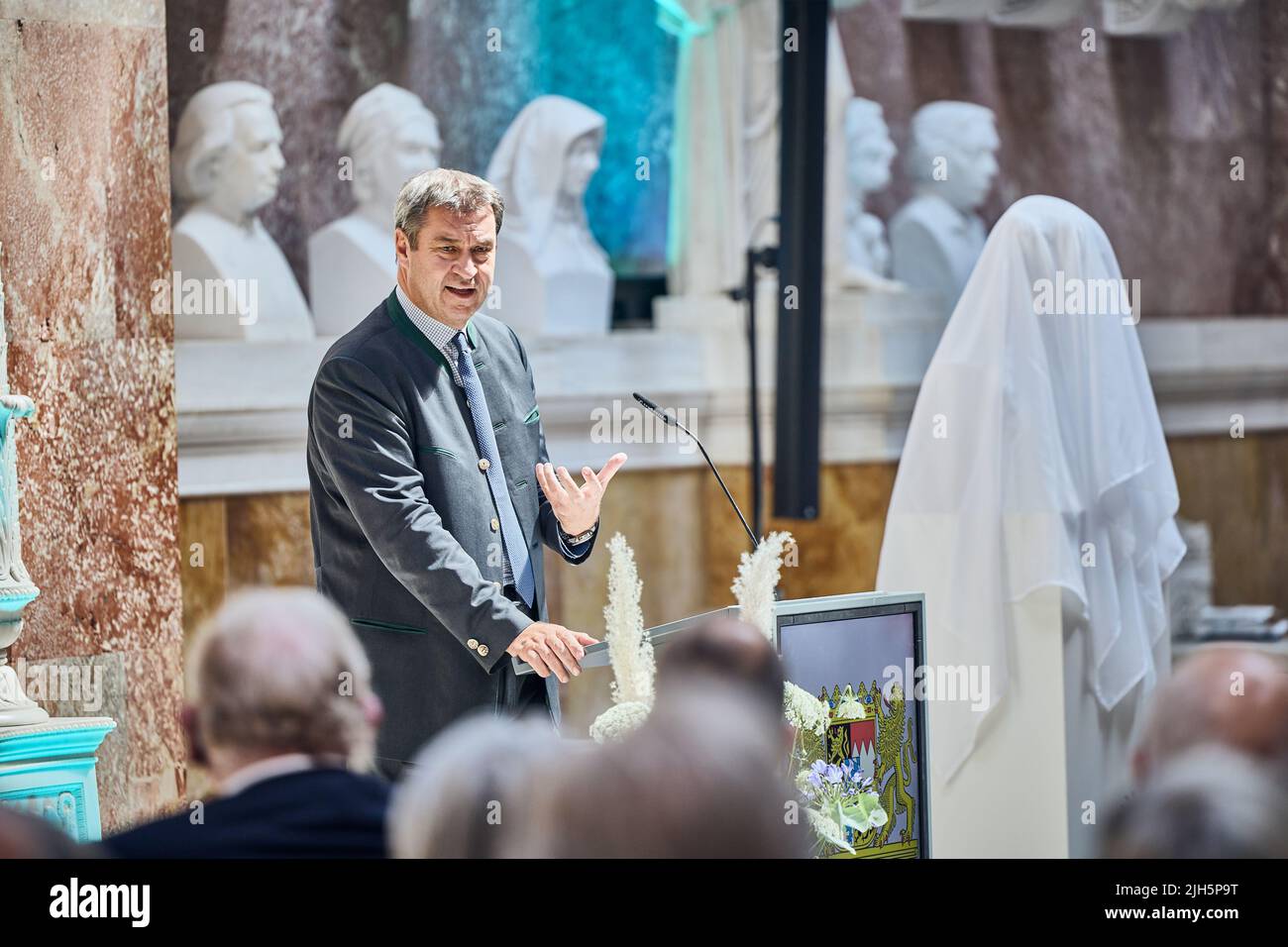 Donaustauf, Deutschland. 15.. Juli 2022. Ministerpräsident Markus Söder (CSU) spricht bei der Zeremonie zur Installation einer Büste von Max Planck in Valhalla. Quelle: Tobias C. Köhler/dpa/Alamy Live News Stockfoto