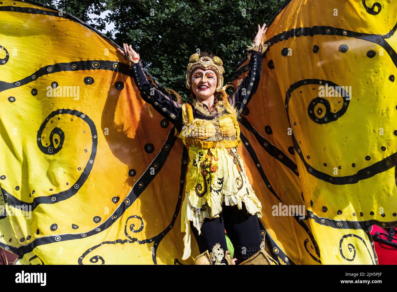Bremer Karneval mit bunten Kostümen, Masken und Samba-Rhythmen, Bremen, Deutschland, Europa Stockfoto