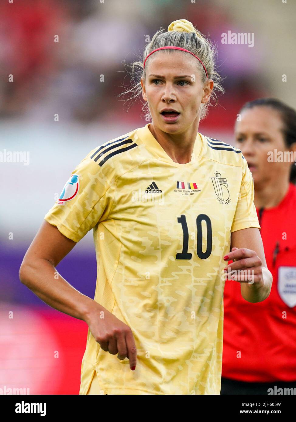 ROTHERHAM, VEREINIGTES KÖNIGREICH - 14. JULI: Justine Vanhaevermaet aus Belgien während des Spiels der Gruppe D - UEFA Women's EURO 2022 zwischen Frankreich und Belgien im New York Stadium am 14. Juli 2022 in Rotherham, Vereinigtes Königreich (Foto: Joris Verwijst/Orange Picles) Stockfoto