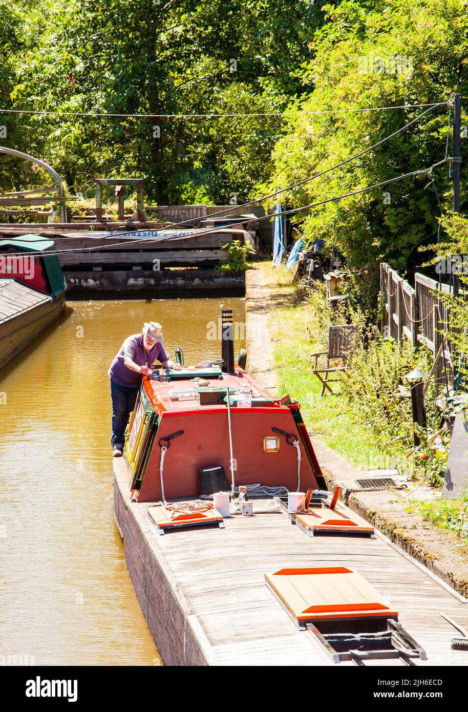 Restaurierter Kanal schmale Boote auf dem Trent und Mersey Kanal bei Malkins Bank Canal Services Cheshire Stockfoto