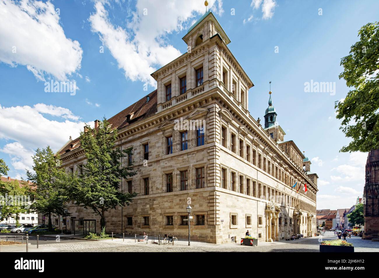 Westfassade des Alten Rathauses, auch bekannt als Wolff-Gebäude, mit drei Eingangsportalen, Renaissance-Gebäude zwischen 1616 und 1622 gebaut Stockfoto