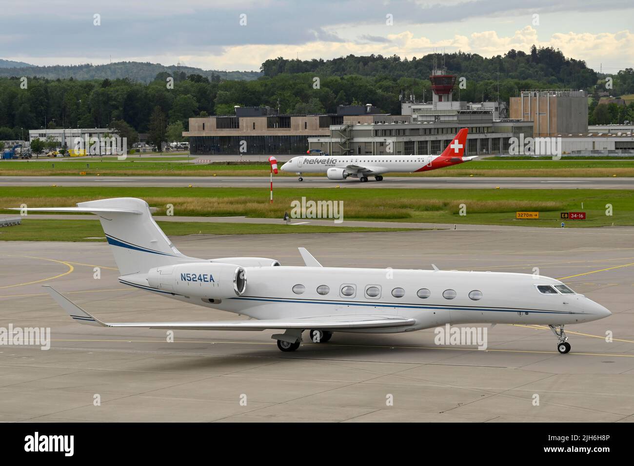 Flugzeug Privat Gulfstream Aerospace G-VI Gulfstream G650, N524EA, Zürich Kloten, Schweiz Stockfoto